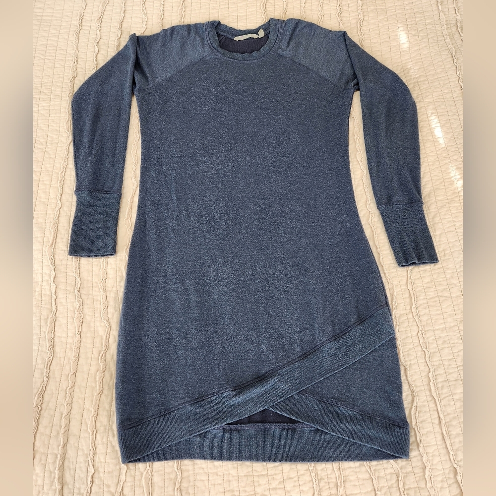 Athleta Women's Soft Stretchy Dress with crisscross hem and thumb holes, Size ST